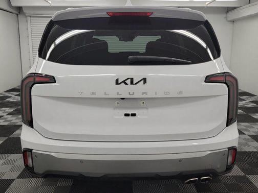 Glacial White Pearl 2023 Kia Telluride EX