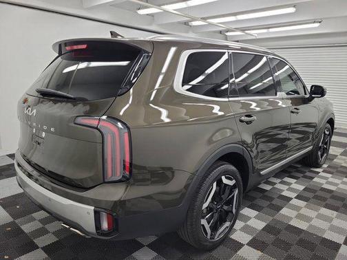 Dark Moss 2024 Kia Telluride EX