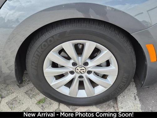 2019 Volkswagen Beetle 2.0T S