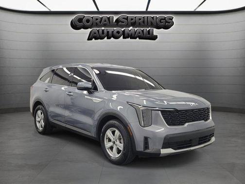 Everlasting Silver 2024 Kia Sorento LX