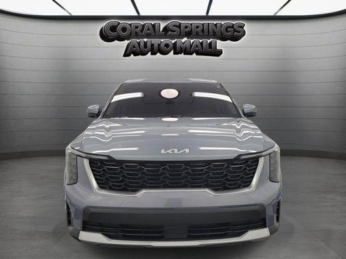 Everlasting Silver 2024 Kia Sorento LX