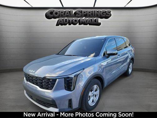 Everlasting Silver 2024 Kia Sorento LX