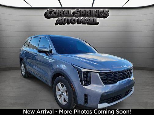 Everlasting Silver 2024 Kia Sorento LX