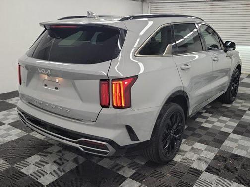 2022 Kia Sorento SX