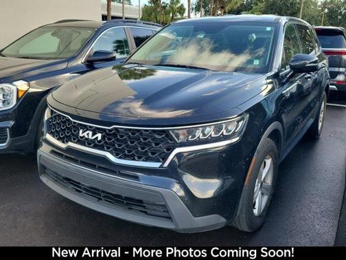 2022 Kia Sorento LX