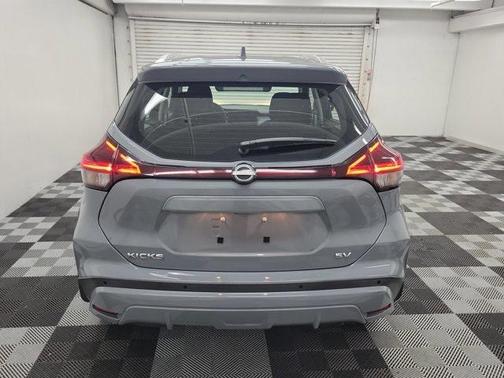 2022 Nissan Kicks SV