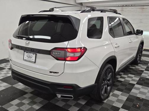 2023 Honda Pilot AWD Sport