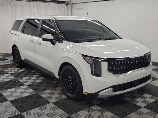 2025 Kia Carnival LXS