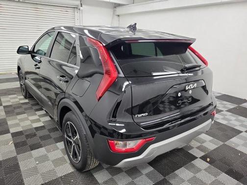 2024 Kia Niro LX