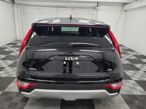 2024 Kia Niro LX