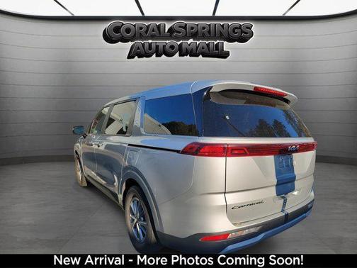 2022 Kia Carnival LXS