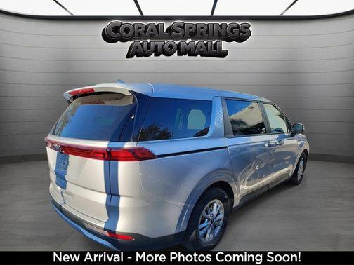 2022 Kia Carnival LXS