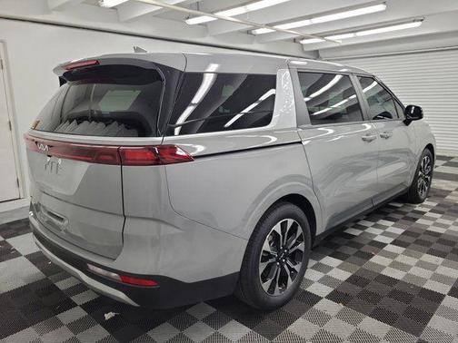 Ceramic Silver 2024 Kia Carnival EX