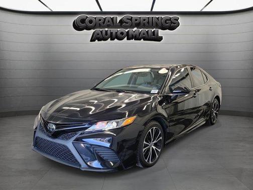Midnight Black Metallic 2020 Toyota Camry SE