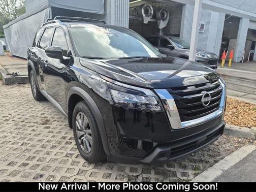 2025 Nissan Pathfinder SV FWD