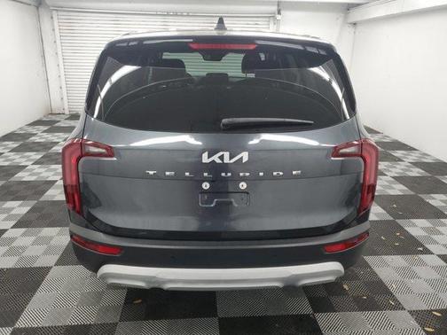 2022 Kia Telluride LX