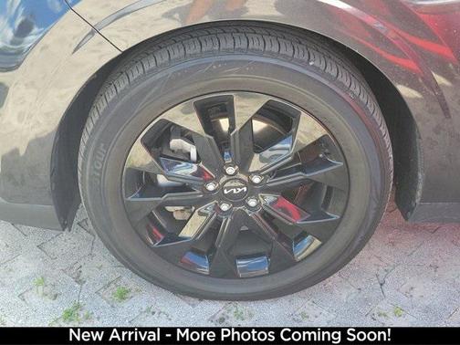 2022 Kia Carnival SX