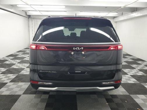 2022 Kia Carnival SX