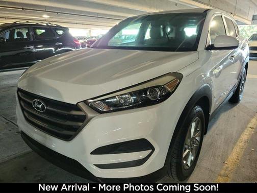 2016 Hyundai TUCSON SE