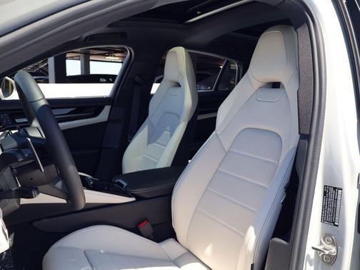 Chalk 2026 Porsche Panamera RWD