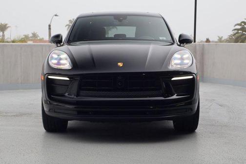 2025 Porsche Macan AWD