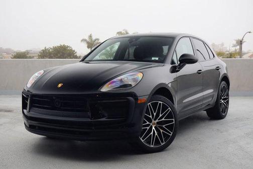 2025 Porsche Macan AWD