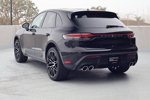 2025 Porsche Macan AWD