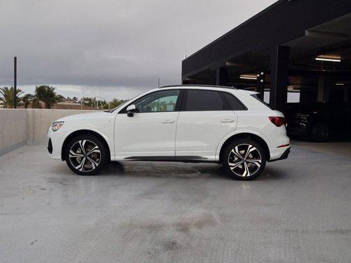 2023 Audi Q3 45 S line Premium Plus