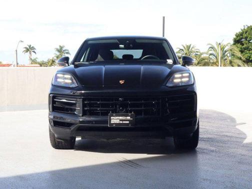 Chromite Black Metallic 2025 Porsche Cayenne Cayenne