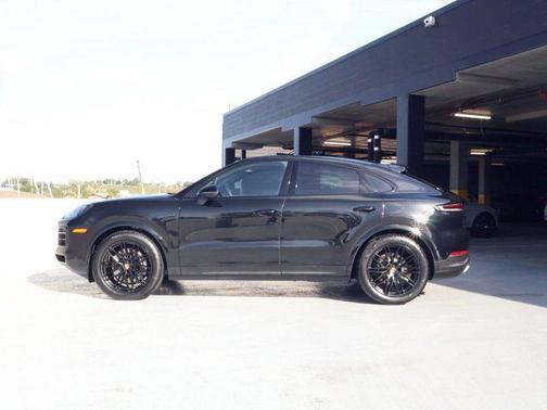 Chromite Black Metallic 2025 Porsche Cayenne Cayenne