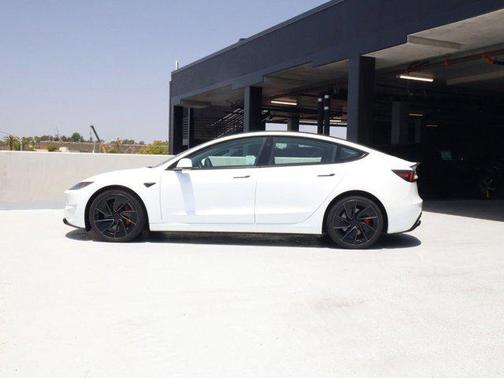 Pearl White Multi-Coat 2025 Tesla Model 3 Performance