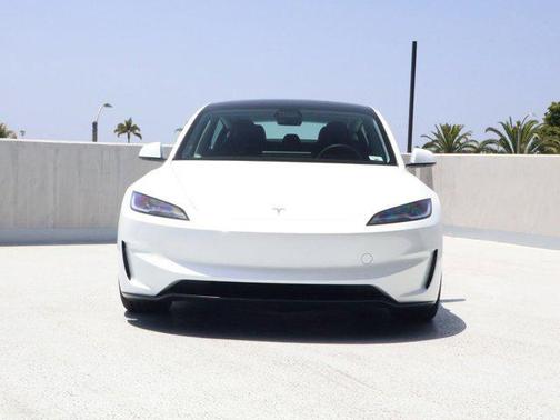 Pearl White Multi-Coat 2025 Tesla Model 3 Performance