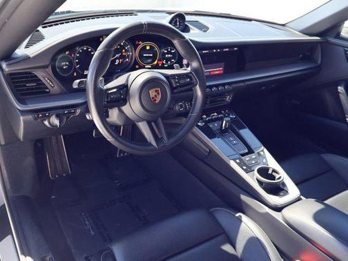 2020 Porsche 911 Carrera