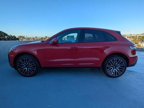 2026 Porsche Macan AWD
