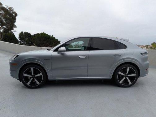 2025 Porsche Cayenne Turbo