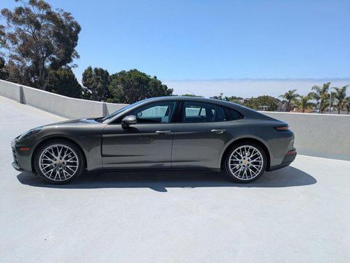 2024 Porsche Panamera RWD