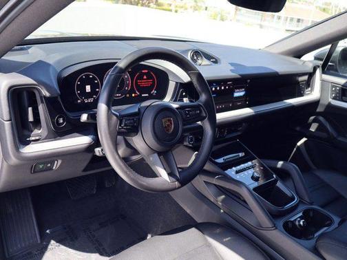 Quartzite Grey Metallic 2024 Porsche Cayenne Cayenne