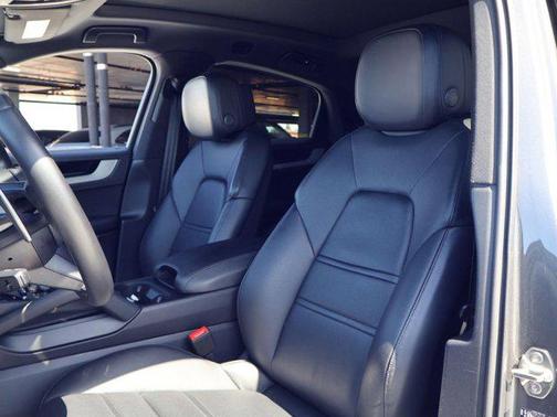 Quartzite Grey Metallic 2024 Porsche Cayenne Cayenne