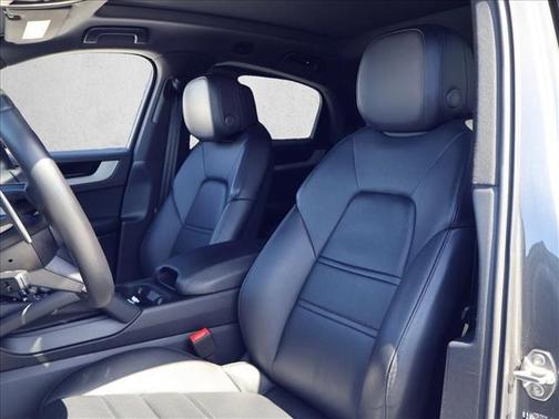 Quartzite Grey Metallic 2024 Porsche Cayenne Cayenne