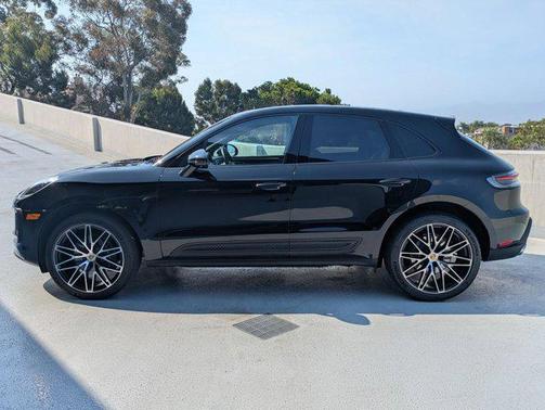 2023 Porsche Macan Base