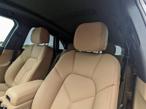 Carerra White 2025 Porsche Macan Macan