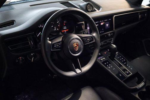 2022 Porsche Macan AWD