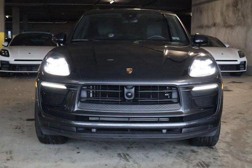 2022 Porsche Macan AWD