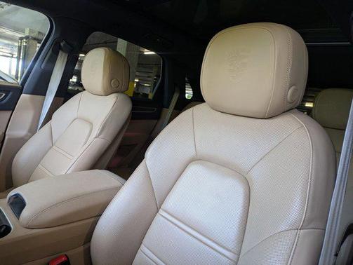 2022 Porsche Cayenne Platinum Edition