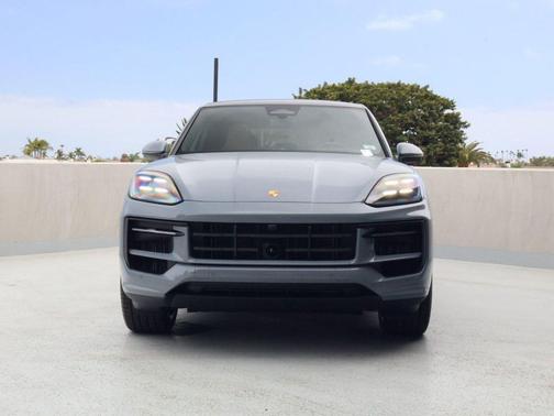 Arctic Grey 2026 Porsche Cayenne Cayenne