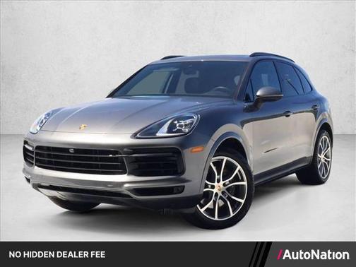 Chalk 2023 Porsche Cayenne Platinum Edition