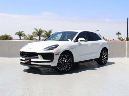 Carrara White Metallic 2022 Porsche Macan Macan