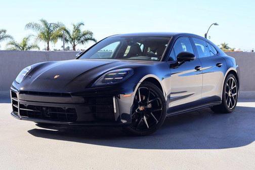 2026 Porsche Panamera RWD