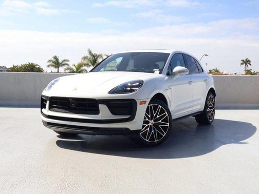 2026 Porsche Macan AWD