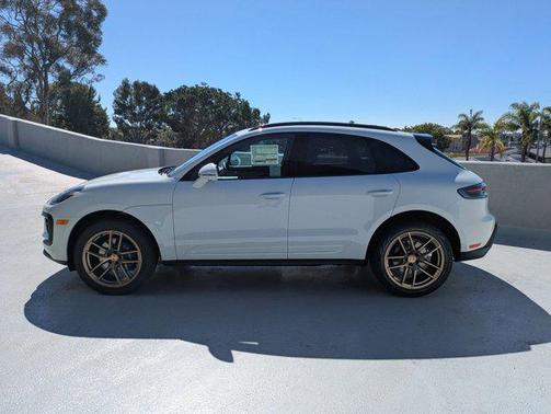2026 Porsche Macan AWD